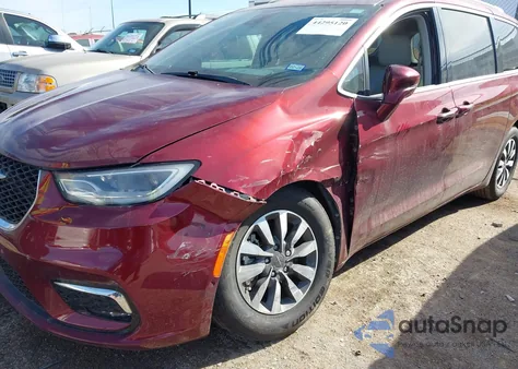 2021 Chrysler Pacifica Touring L z USA, uszkodzony, nr VIN 2C4RC1BG8MR524586